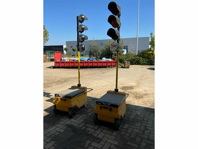 2019 set verkeerslichten 12 volt nissen quarz lza 400 (2x) - afbeelding 1 van  6