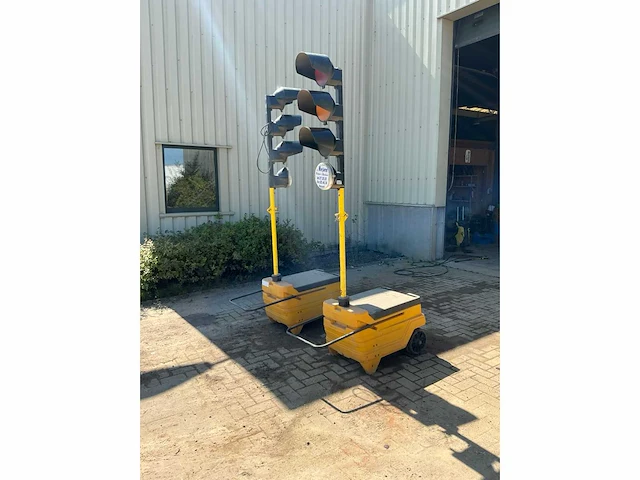 2019 set verkeerslichten 12 volt nissen quarz lza 400 (2x) - afbeelding 2 van  6