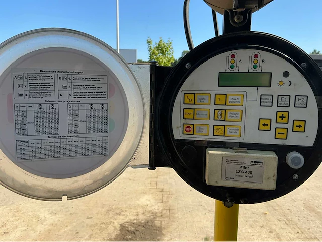 2019 set verkeerslichten 12 volt nissen quarz lza 400 (2x) - afbeelding 4 van  6