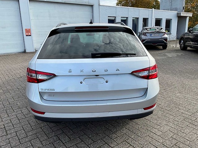 2019 skoda superb personenauto - afbeelding 28 van  32