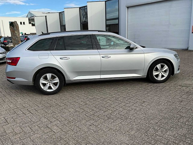2019 skoda superb personenauto - afbeelding 30 van  32