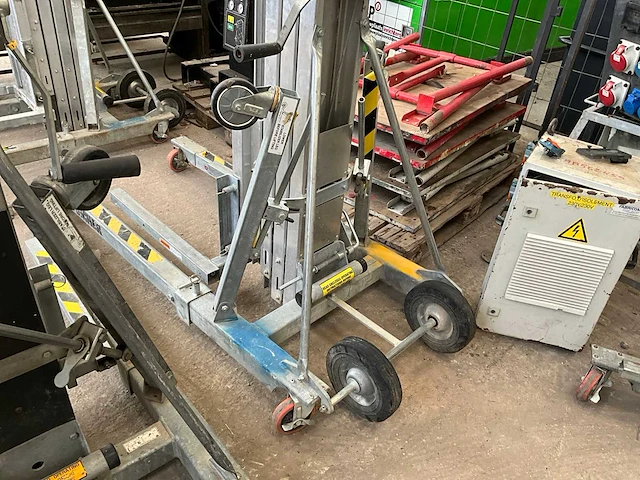 2019 sumner materiaallift - afbeelding 1 van  4