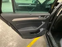 2019 volkswagen passat personenauto - afbeelding 2 van  15