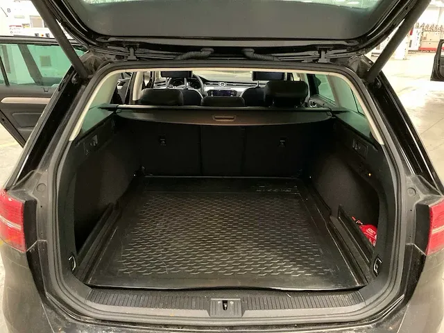 2019 volkswagen passat personenauto - afbeelding 15 van  15