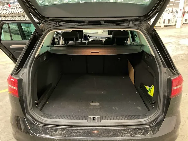 2019 volkswagen passat personenauto - afbeelding 4 van  15