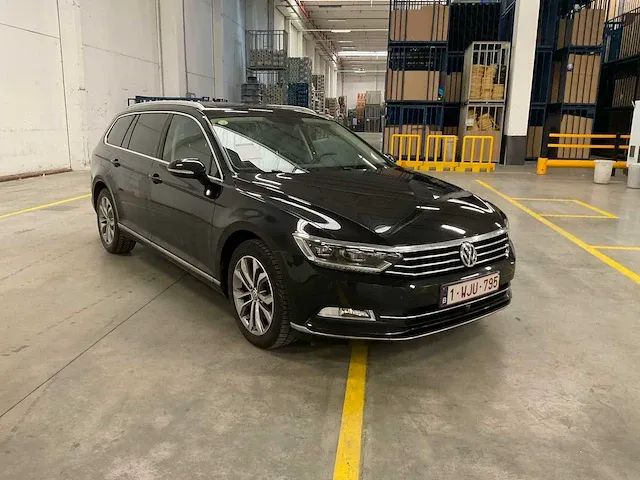 2019 volkswagen passat personenauto - afbeelding 8 van  15