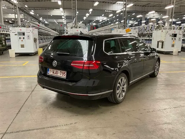 2019 volkswagen passat personenauto - afbeelding 9 van  15