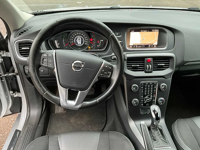 2019 volvo v40 personenauto diesel - afbeelding 9 van  32