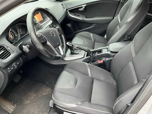 2019 volvo v40 personenauto diesel - afbeelding 11 van  32