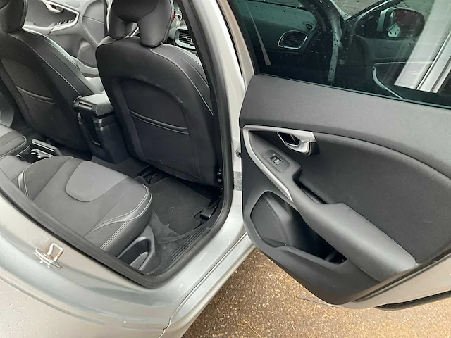 2019 volvo v40 personenauto diesel - afbeelding 16 van  32