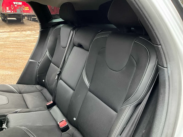 2019 volvo v40 personenauto diesel - afbeelding 24 van  32