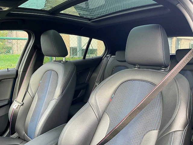 2020 bmw 118i m performance pakket - afbeelding 27 van  50