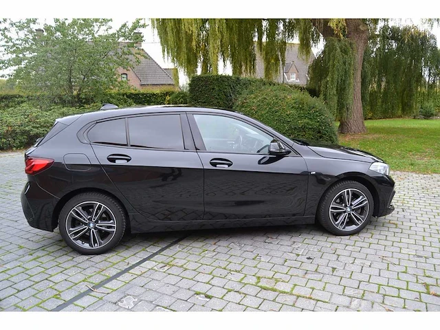 2020 bmw 118i sport line - personenauto - afbeelding 9 van  15