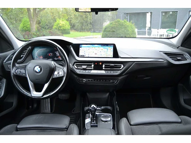 2020 bmw 118i sport line - personenauto - afbeelding 14 van  15