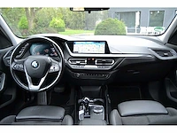 2020 bmw 118i sport line - personenauto - afbeelding 14 van  15