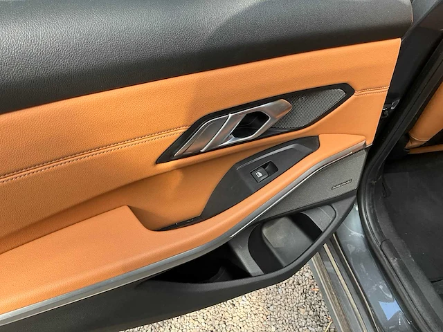2020 bmw 330e - afbeelding 17 van  39