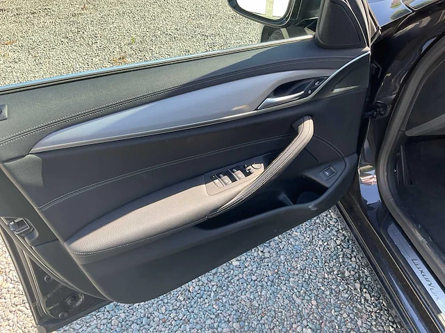 2020 bmw 518d hybride personenauto - afbeelding 11 van  39