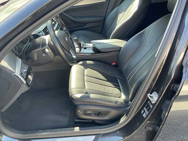 2020 bmw 518d hybride personenauto - afbeelding 13 van  39