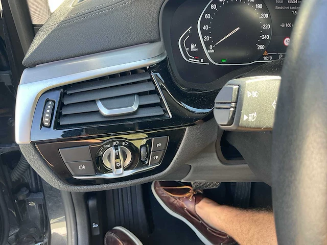 2020 bmw 518d hybride personenauto - afbeelding 16 van  39