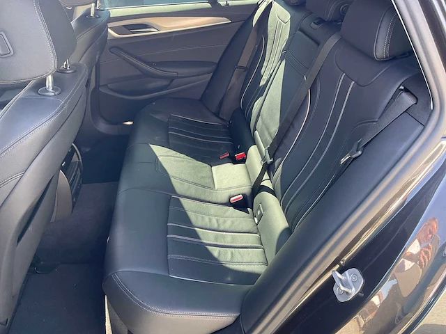 2020 bmw 518d hybride personenauto - afbeelding 19 van  39