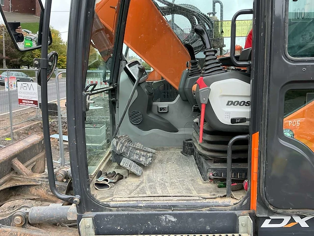 2020 doosan crawler excavator dx140lcr rupsgraafmachine - afbeelding 38 van  59