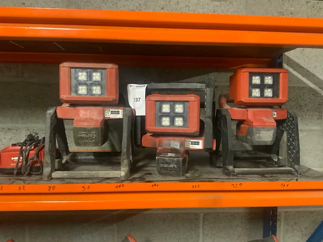 2020 hilti sl 6-a22 werklamp (3x) - afbeelding 1 van  5