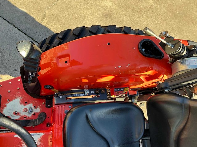 2020 kubota l1361 vierwielaangedreven landbouwtractor - afbeelding 5 van  19