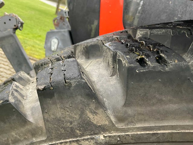 2020 kubota m5111 vierwielaangedreven landbouwtractor - afbeelding 4 van  32