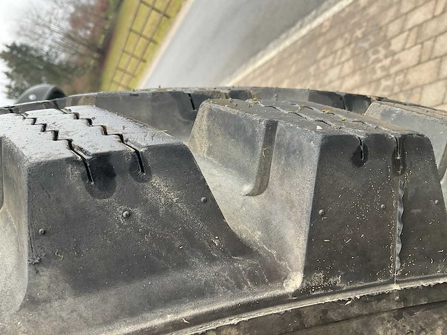 2020 kubota m5111 vierwielaangedreven landbouwtractor - afbeelding 10 van  32