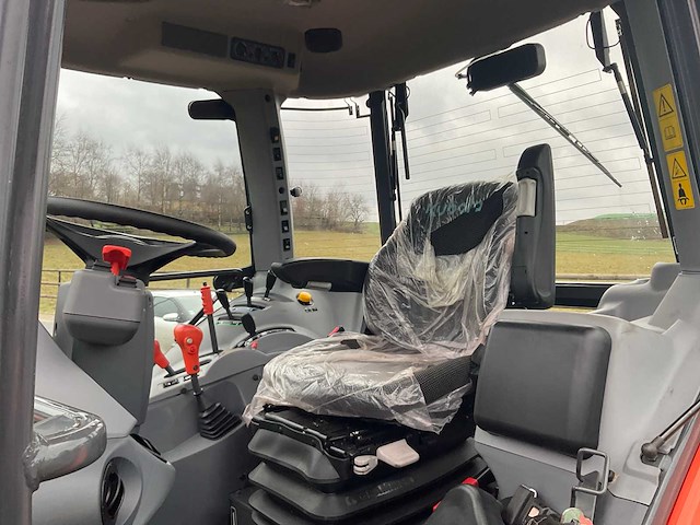 2020 kubota m5111 vierwielaangedreven landbouwtractor - afbeelding 16 van  32
