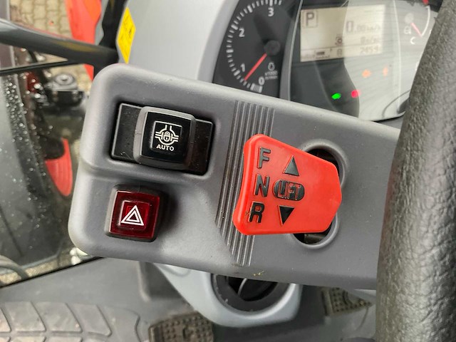 2020 kubota m5111 vierwielaangedreven landbouwtractor - afbeelding 25 van  32