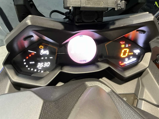 2020 kymco ak550 - afbeelding 9 van  13