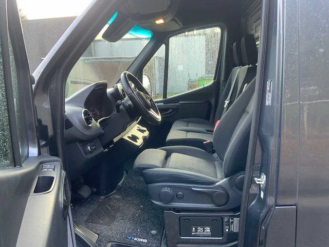 2020 mercedes-benz sprinter 319 cdi lichte vrachtwagen - afbeelding 6 van  28
