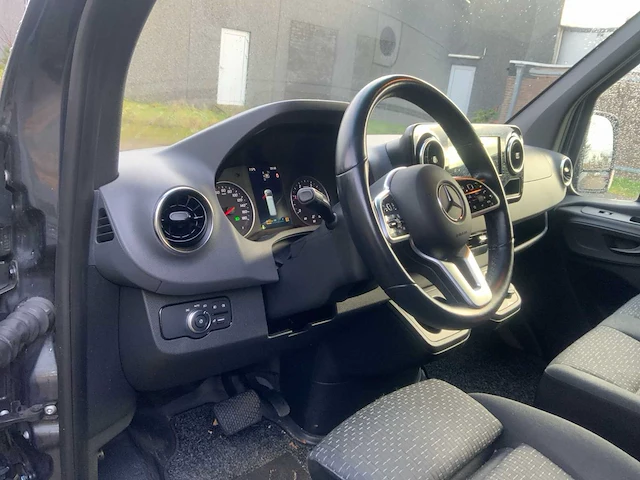 2020 mercedes-benz sprinter 319 cdi lichte vrachtwagen - afbeelding 8 van  28