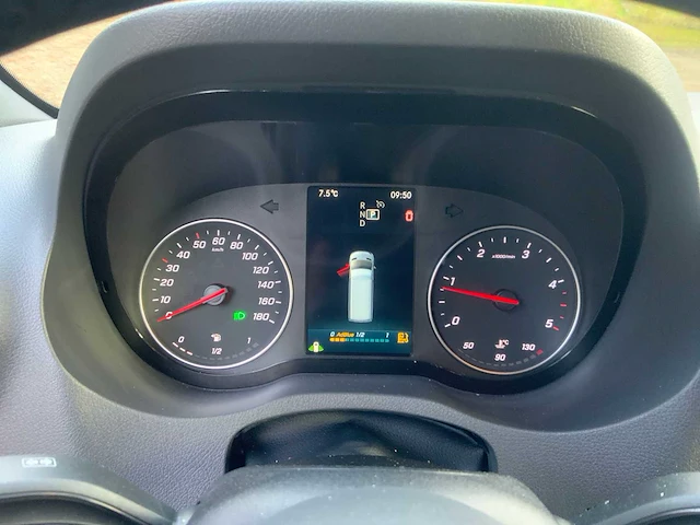 2020 mercedes-benz sprinter 319 cdi lichte vrachtwagen - afbeelding 13 van  28