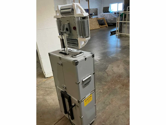 2020 mobile 4bay-uv sterilizer (purify) (7x) - afbeelding 13 van  16