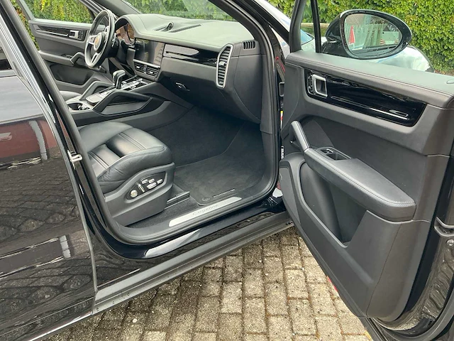 2020 porsche cayenne personenauto - afbeelding 30 van  62