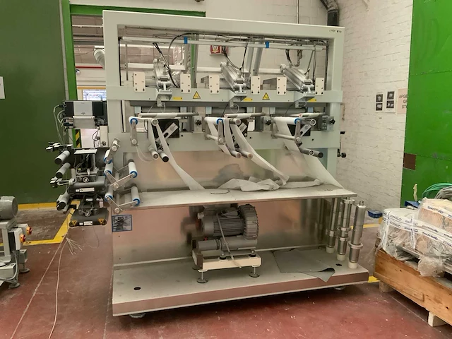 2020 productiemachine voor mondmaskers - afbeelding 18 van  24