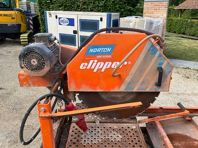 2020 saint gobain jumbo 651 steenzaagmachine - afbeelding 15 van  15