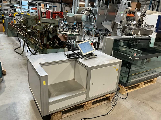 2020 universal robots ur10 robot - afbeelding 2 van  8