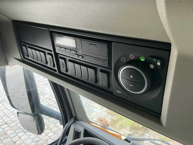 2020 volvo fm330 vrachtwagen - afbeelding 17 van  38