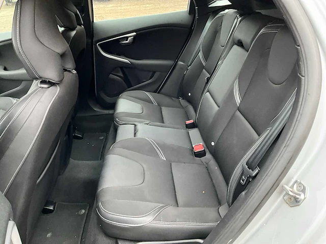 2020 volvo v40 personenauto benzine - afbeelding 9 van  28