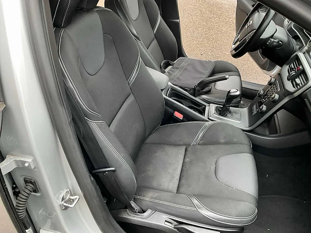 2020 volvo v40 personenauto benzine - afbeelding 13 van  28