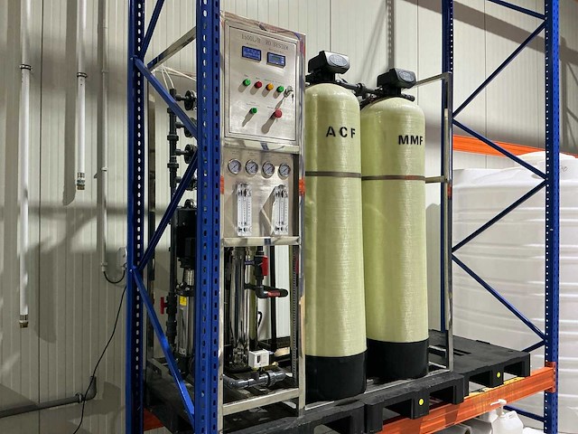 2020 zhpure 1500lph ro waterzuiveringsinstallatie + opslagtank - afbeelding 1 van  14