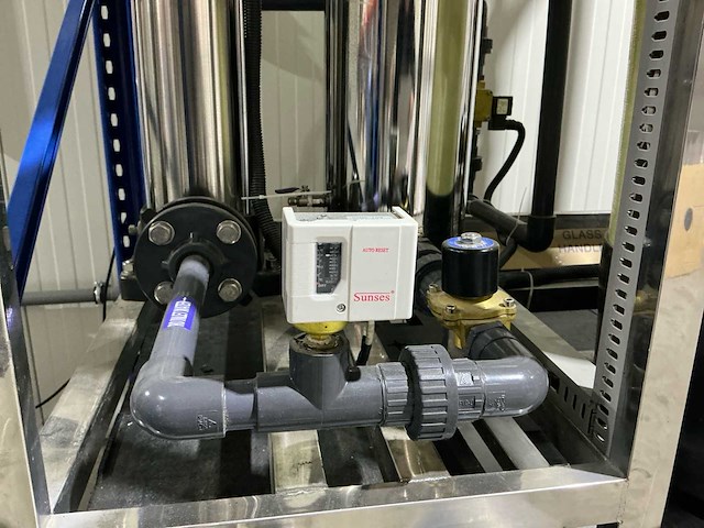 2020 zhpure 1500lph ro waterzuiveringsinstallatie + opslagtank - afbeelding 12 van  14