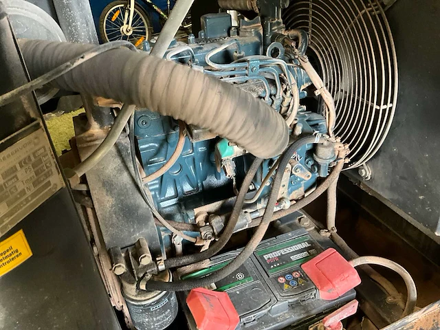 2021 blast pot straalketel met kaeser compressor m22 met toebehoren - afbeelding 11 van  17