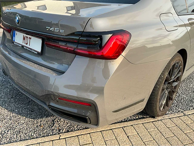 2021 bmw 745e - afbeelding 32 van  71