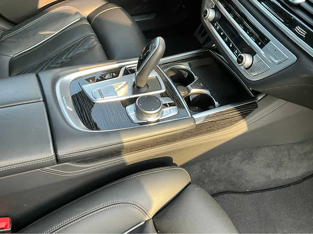 2021 bmw 745e - afbeelding 57 van  71