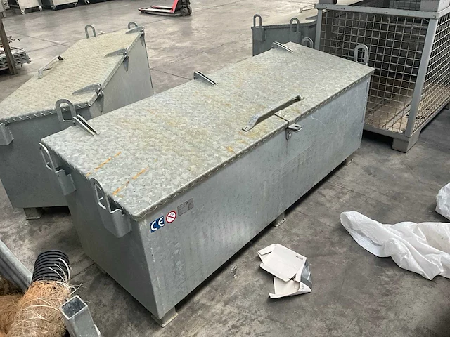 2021 eichinger metalen opbergkist met inhoud - afbeelding 2 van  7