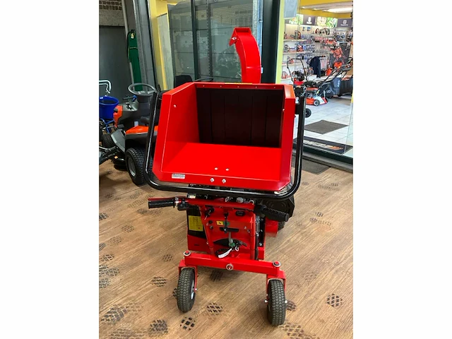 2021 gts 1800wd zelfrijdende houthakselaar honda motor 21hp max 120mm diameter - afbeelding 16 van  16
